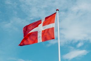 علم الدنمارك-السفر إلى الدنمارك