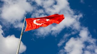 العلم التركي-فيزا تركيا للسوريين